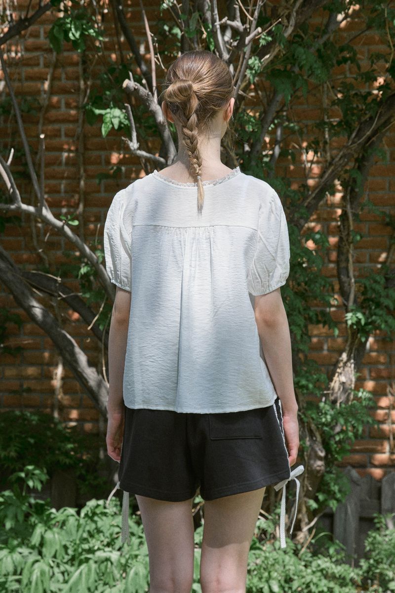 ADEE LACE SHORTS (3 COLORS)