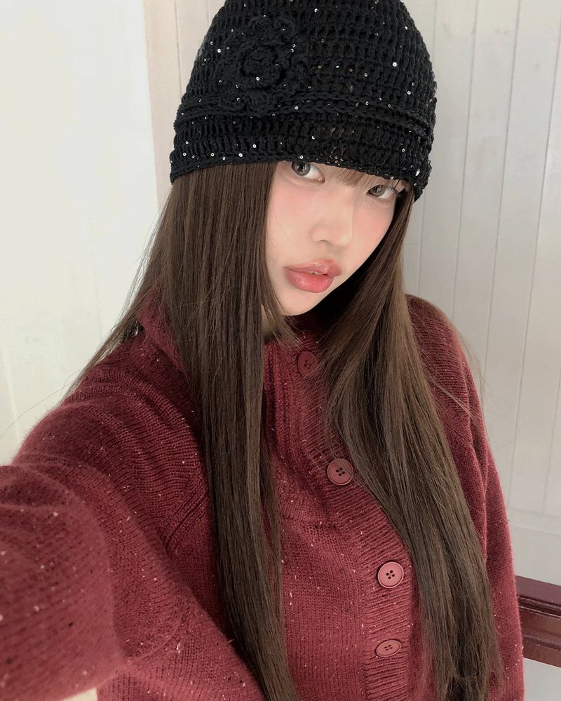 Drbin Flower Pendant Knit Beanie
