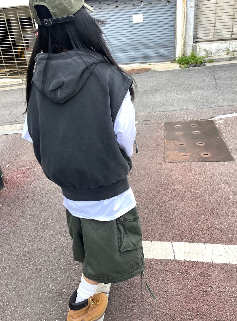 Leo Pigment Hooded Two-Way Vest