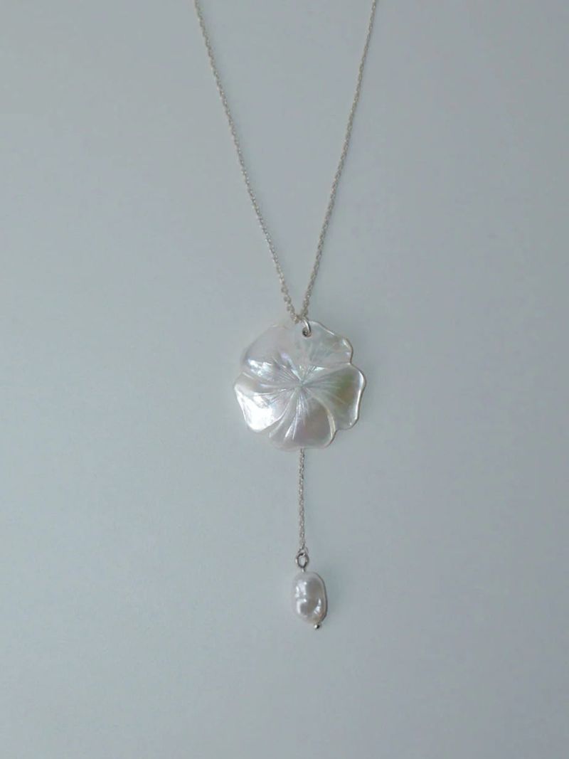 [MADE] moonlit rose nacre drop necklace