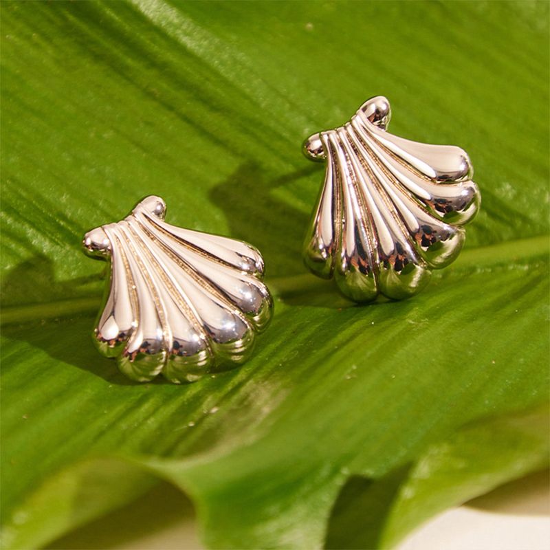SHELL WE EARRINGS