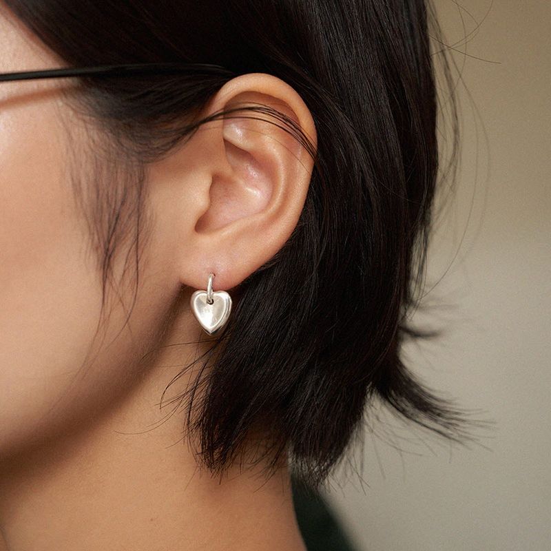geegee(ジジ)の「dangle heart earring - silver(Accessories)」