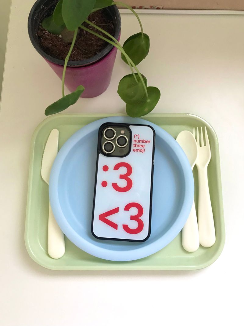 i43（アイササム）の「[MADE]ナンバー3 エモジ ケース (Sky blue) (magsafe) （スマホグッズ/小物）」