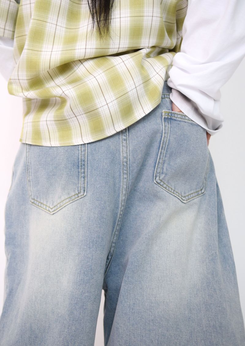 Snug Bermuda pants