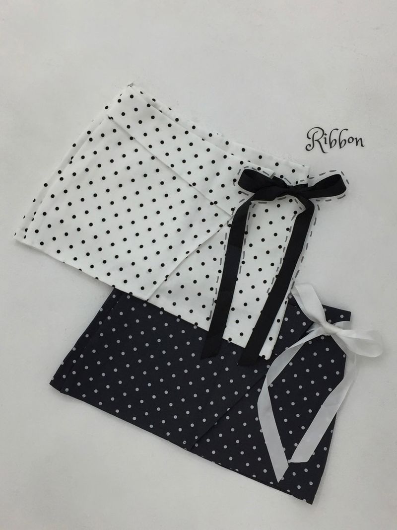 Dot Ribbon Strap Skirt
