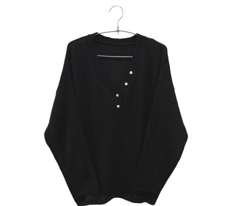 Bena Rouge V-Neck Button Knit (5c)