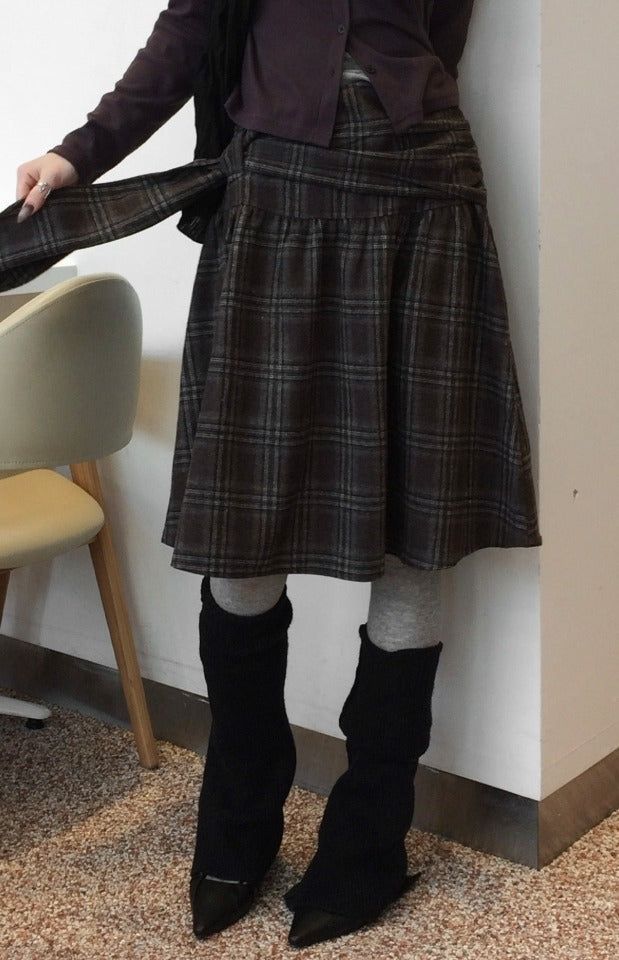 EEUN（イウン）の「Glen check midi skirt（Skirts）」