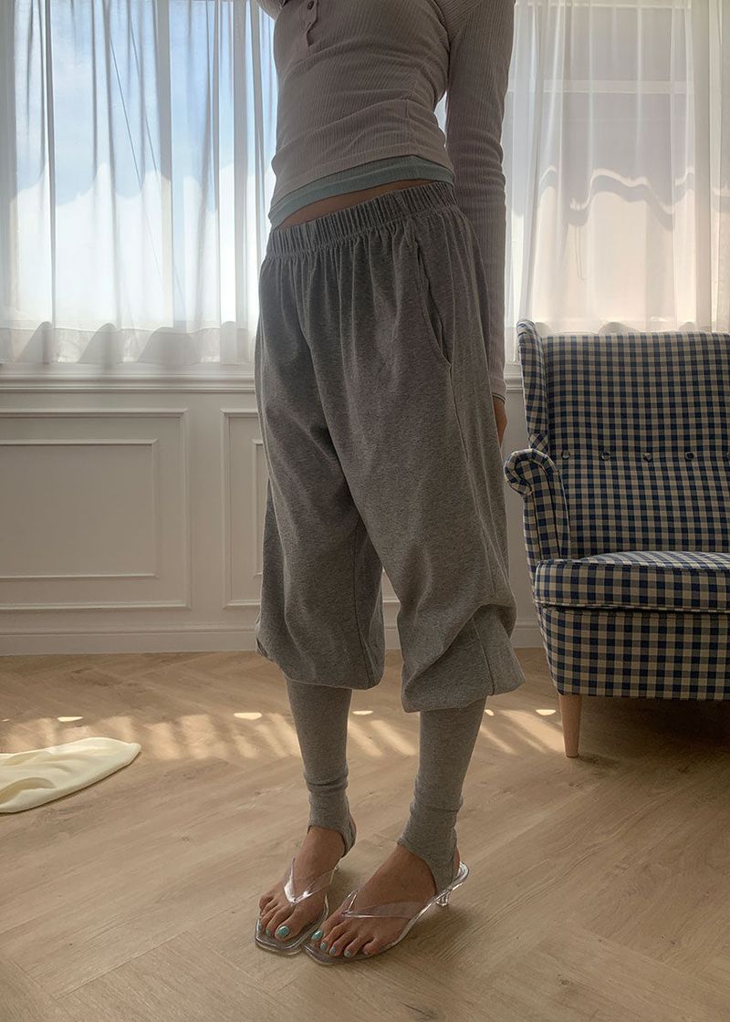 eon（イオエン）の「WARMER JOGGER CAPRI PANTS (2color)（Pants）」
