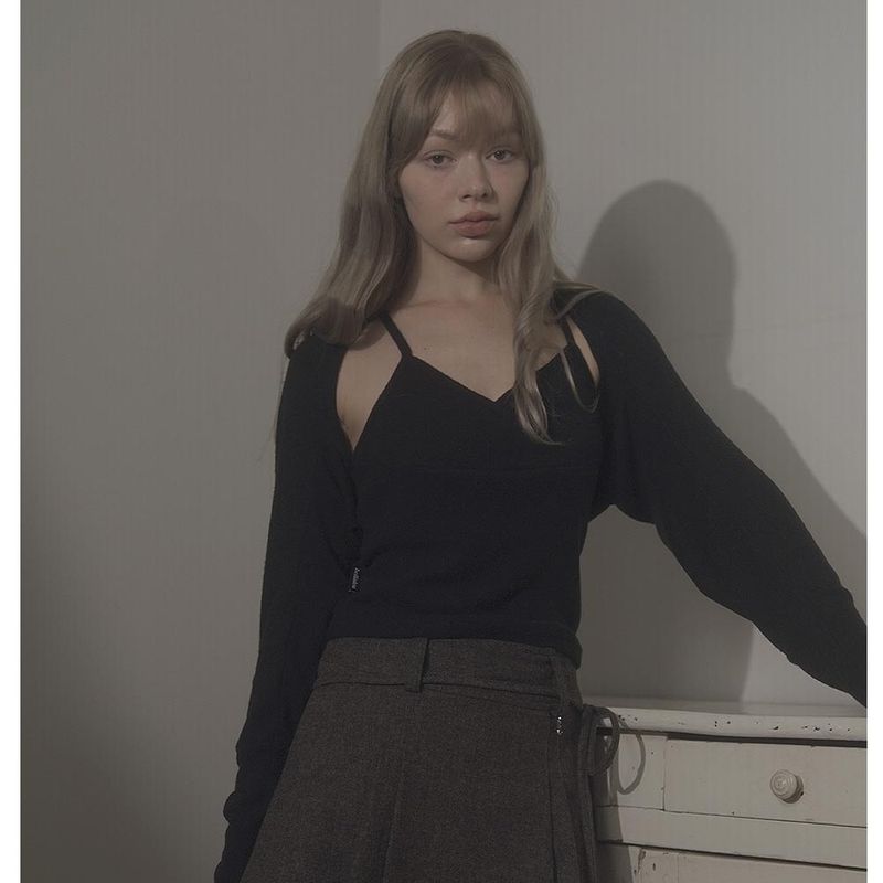 CLOUDY CAMISOLE-BLACK