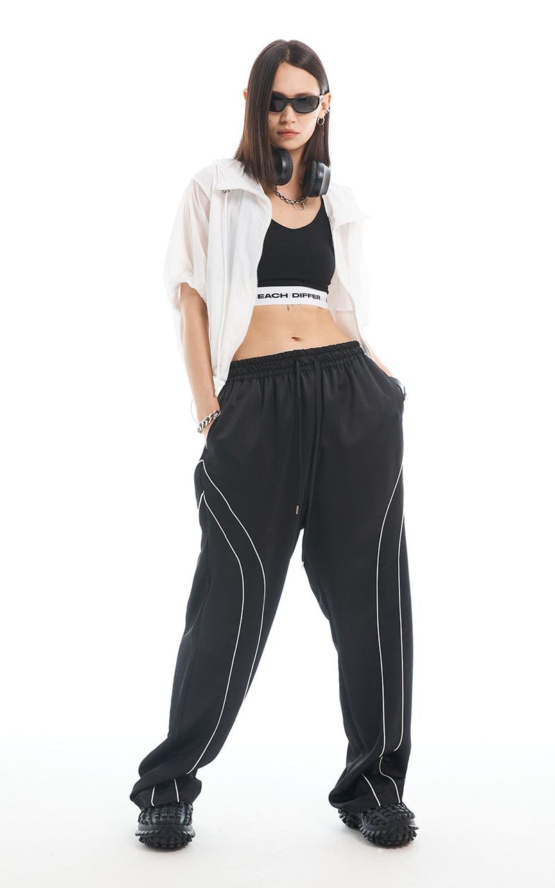 EACH DIFFER(イーチディファー)の「HALF ZIP-UP JUMPER_WHITE(Jackets/Outerwear)」
