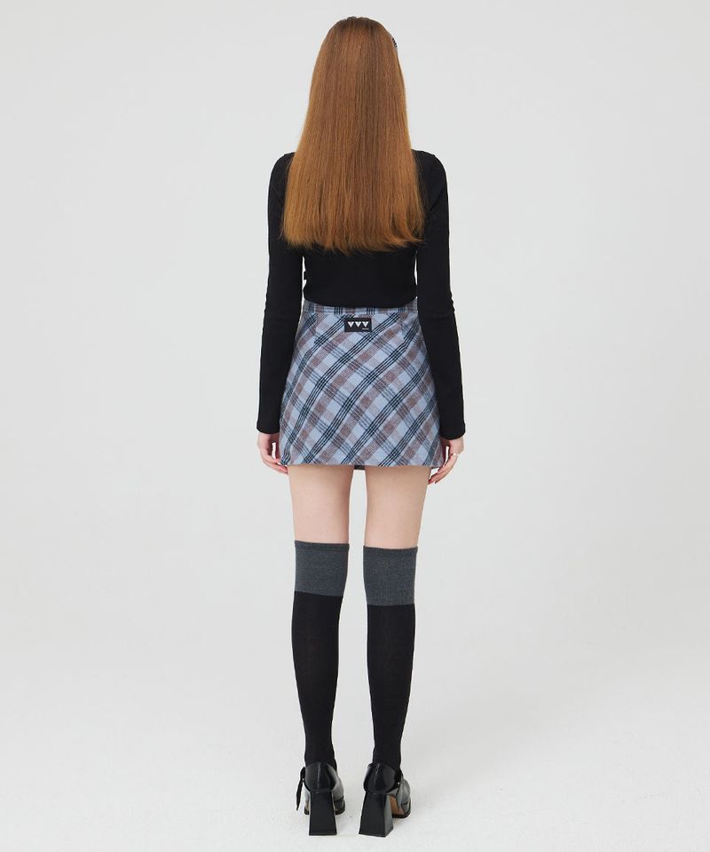 SQUARE NECK LONG SLEEVE CROP TOP _ BLACK