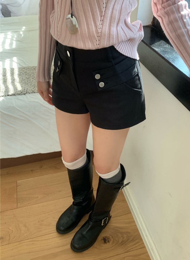 Modern Two Belt Button Bijou Short Pants