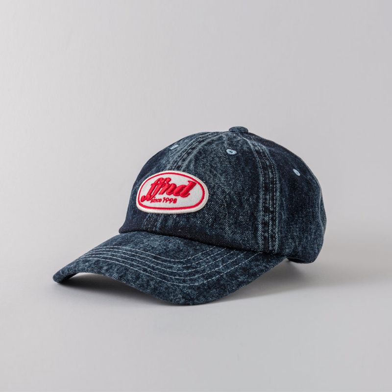 Human & Cat（ヒューマン＆キャット）の「FFOUND ビンテージワッペンボールキャップ / INDIGO BLUE（帽子）」
