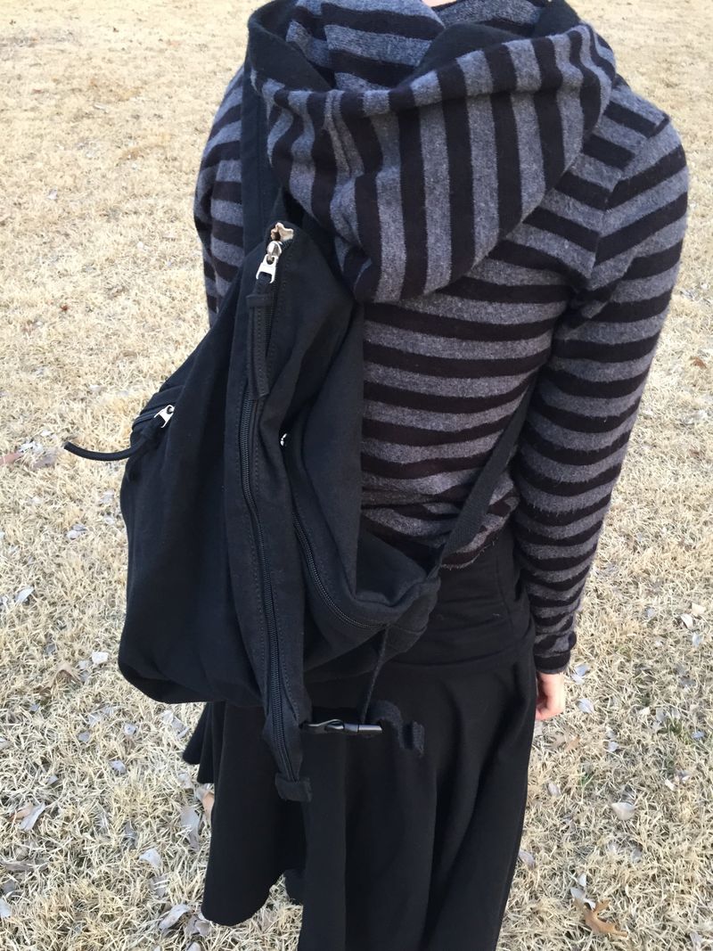 Triangle buckle backpack (2color)