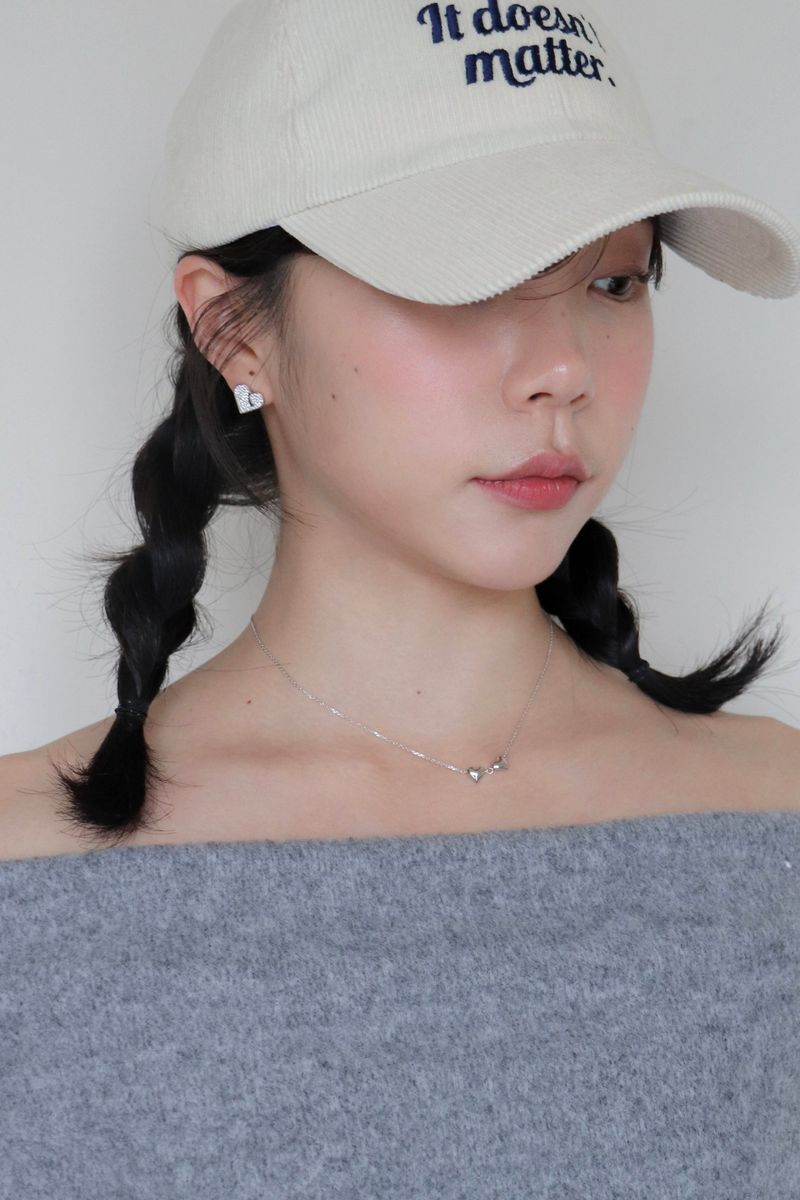 Two heart symbol necklace