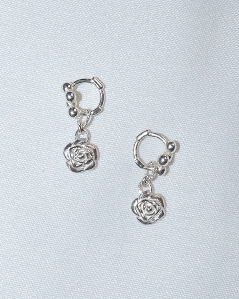 Loasi（ロアシ）の「[MADE] ラブリーローズ.ローズボールワンタッチピアス (2pcs)（アクセサリー）」