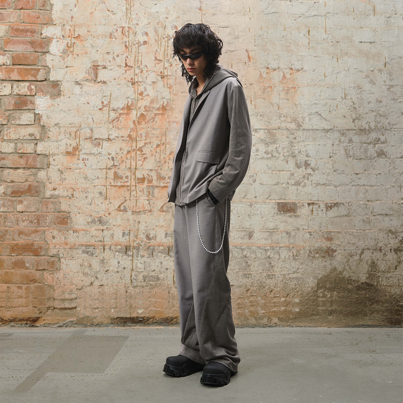 RELABEL 24SS ‘Trainmaster’ knitted trousers with linear body structure