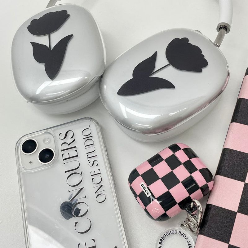 AirPods Max black tulip