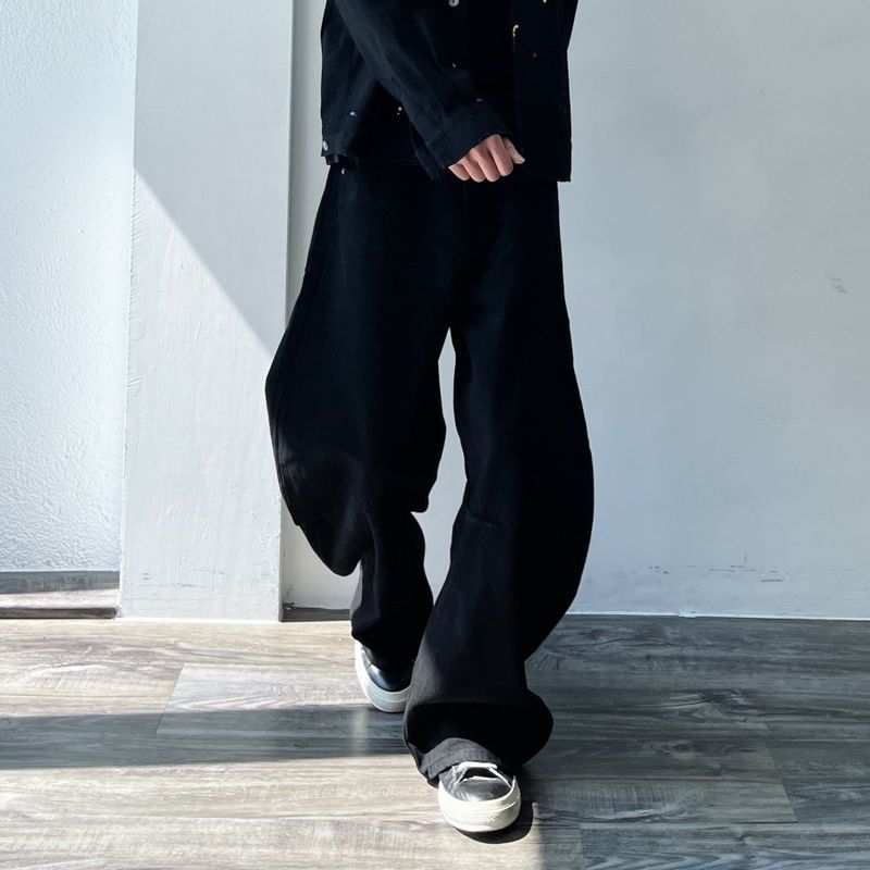 Classic Whisker Curved Pants