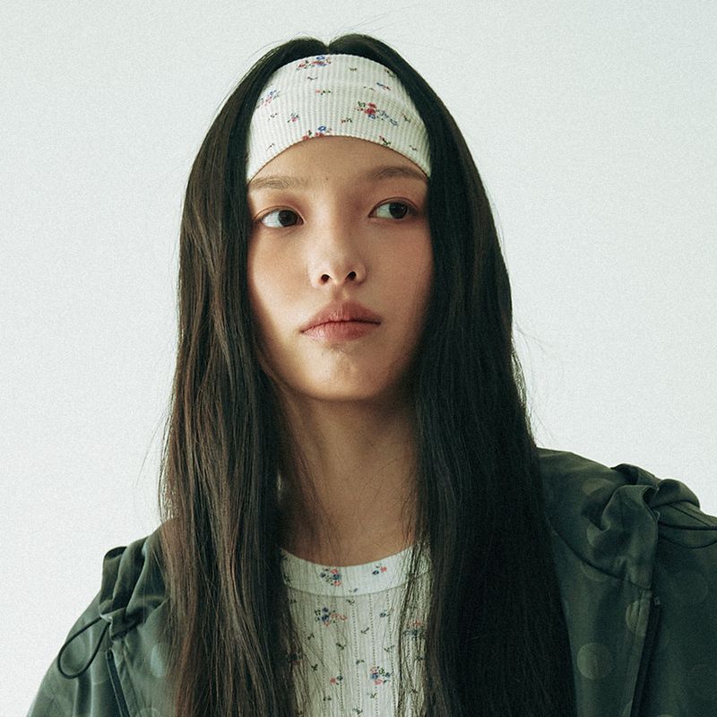 KOOKEESEE(クキシ)の「フラワーヘッドバンド (ivory)(ヘアアクセサリー)」