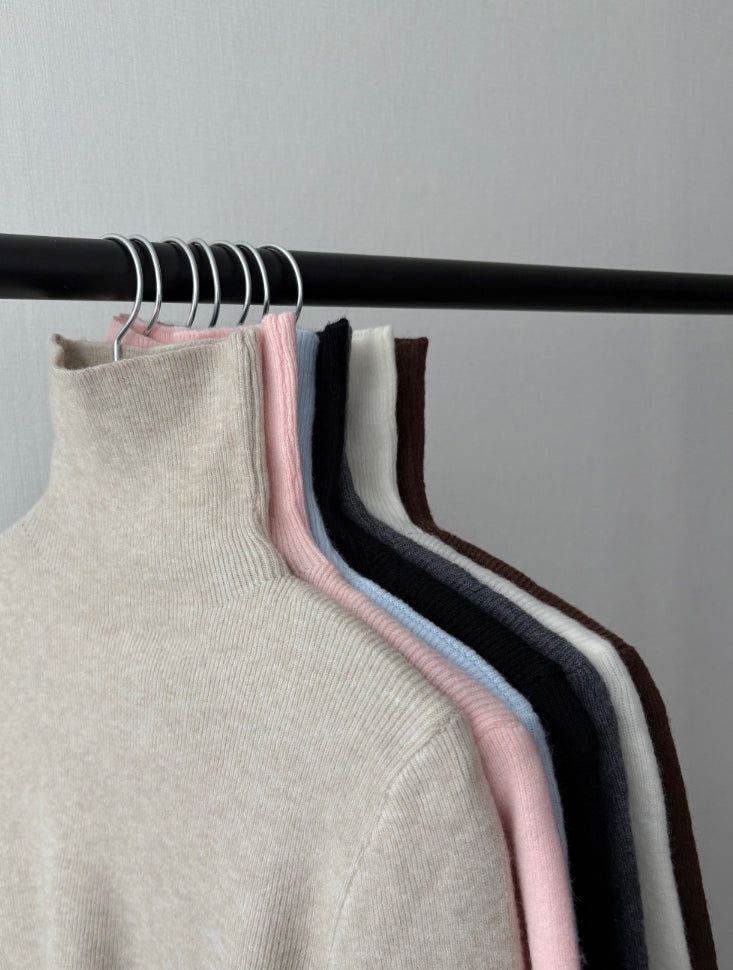 Turtleneck ribbed knit