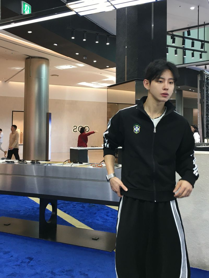 Bant Diagonal Track Wide Sweatpants 3C