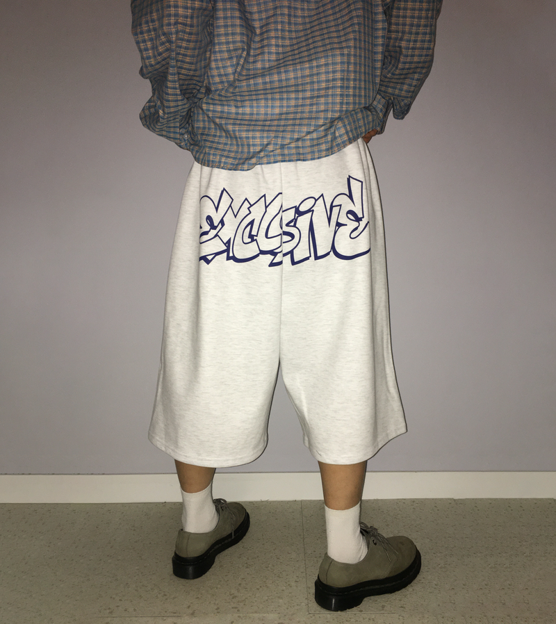 Oversized Graphic Print Bermuda Shorts (3c)