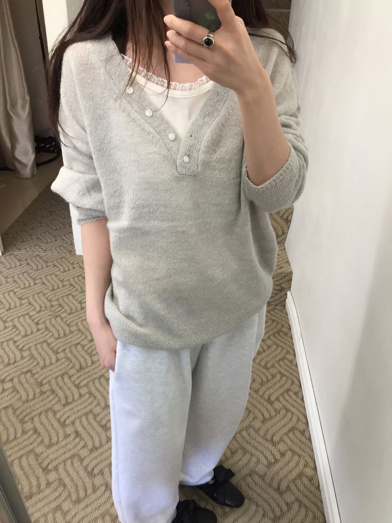 Bena Rouge V-Neck Button Knit (5c)