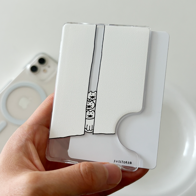 [MagSafe card wallet]cat watching