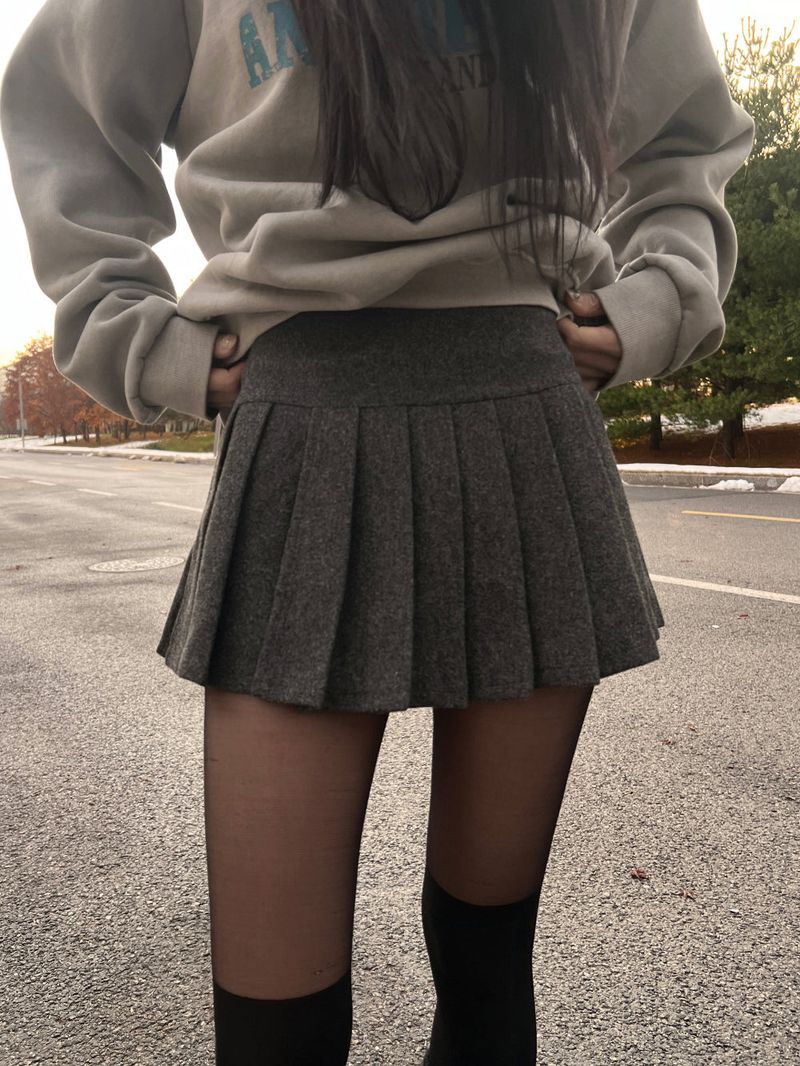 Winter wool short slit pleated mini skirt (2 colors)