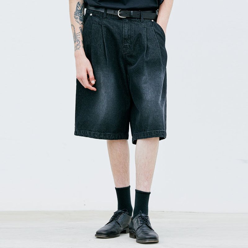 2 TUCK WASHED DENIM BERMUDA PANTS BLACK