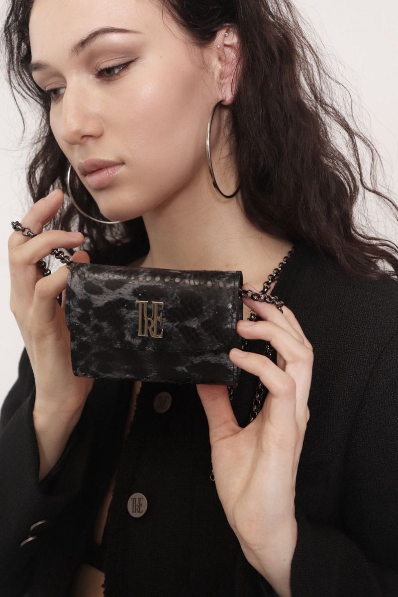 TURE（トゥルー）の「ナイト ヴァレット チェーンウォレット(cowhide100%)ネイビー パイソン（バッグ）」
