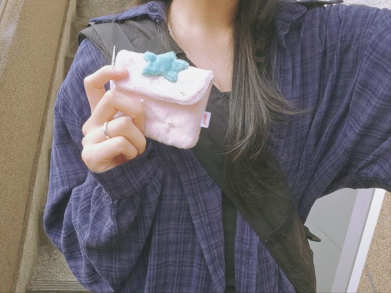 [MADE] fluffy strawberry pouch