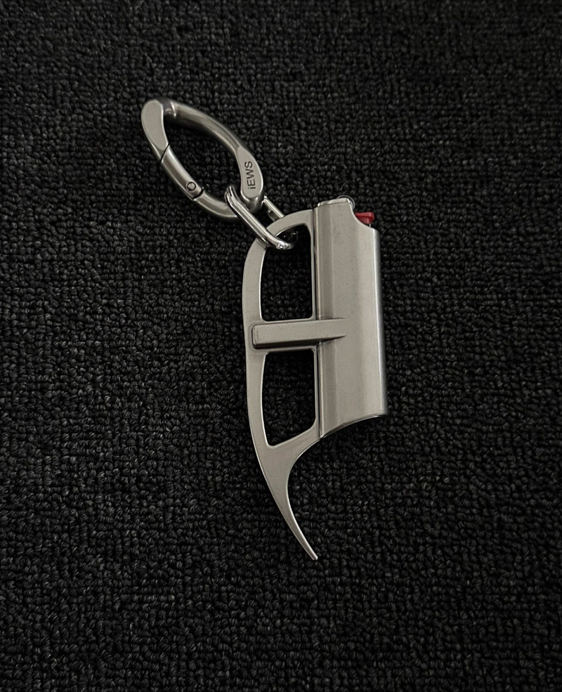 claw lighter keyring