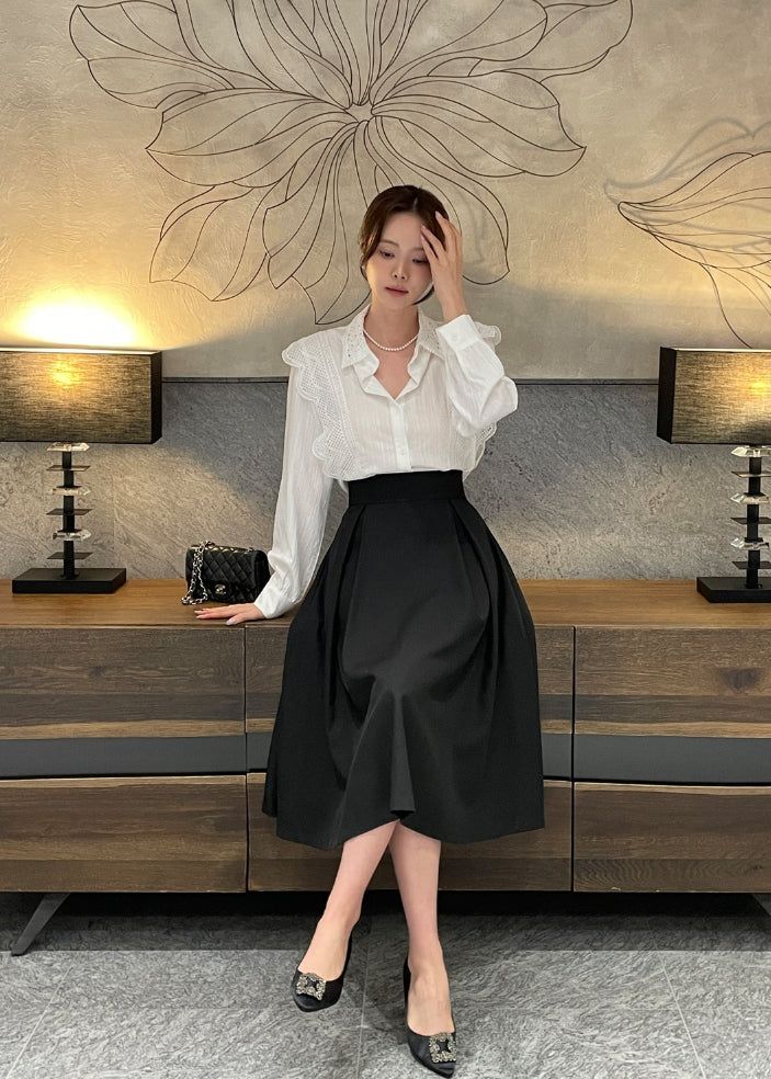 Crea Lace Collar Puff Blouse