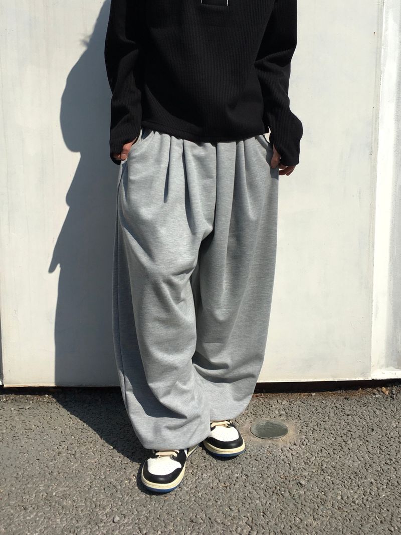 08 Basic Pintuck Wide Sweatpants 4C