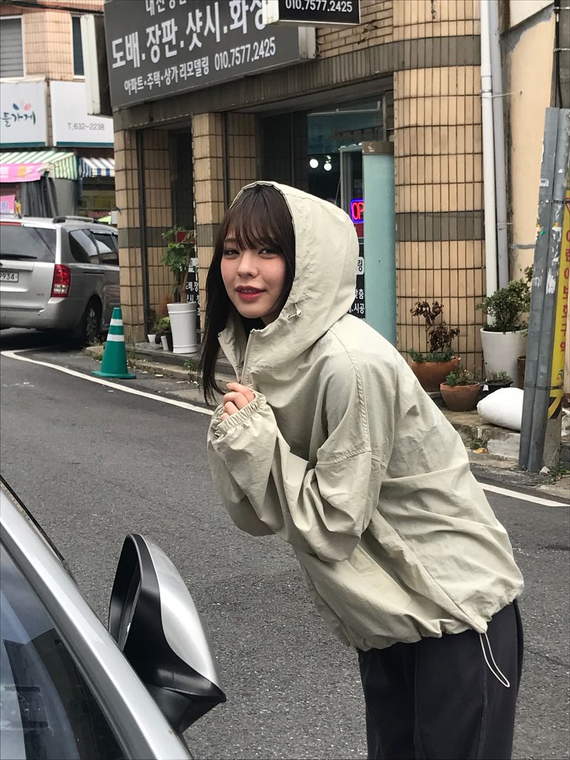 Darwin hood windbreaker
