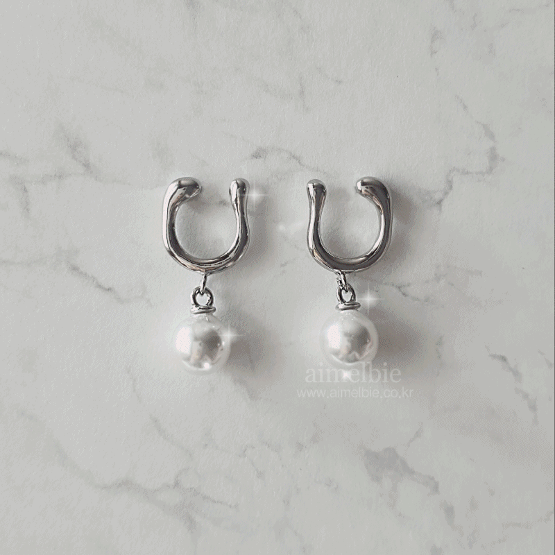 Horse Shoe and Pearl Piercing (Small) - Silver Color
