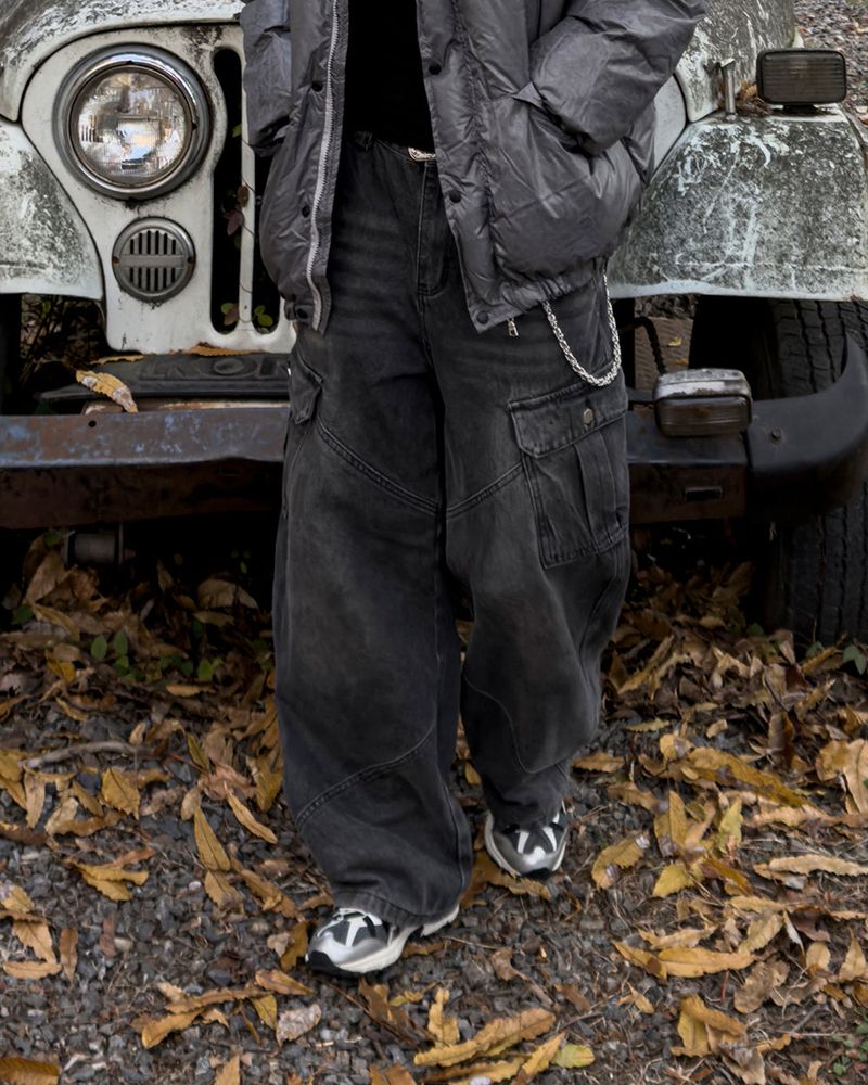 Curt Cut Cargo Wide Denim