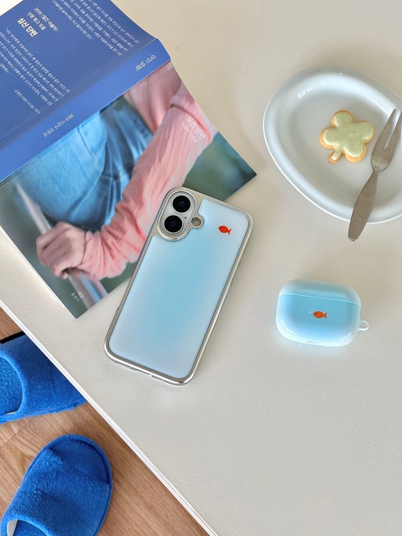 BLUE GOLDFISH Silver Epoxy Case
