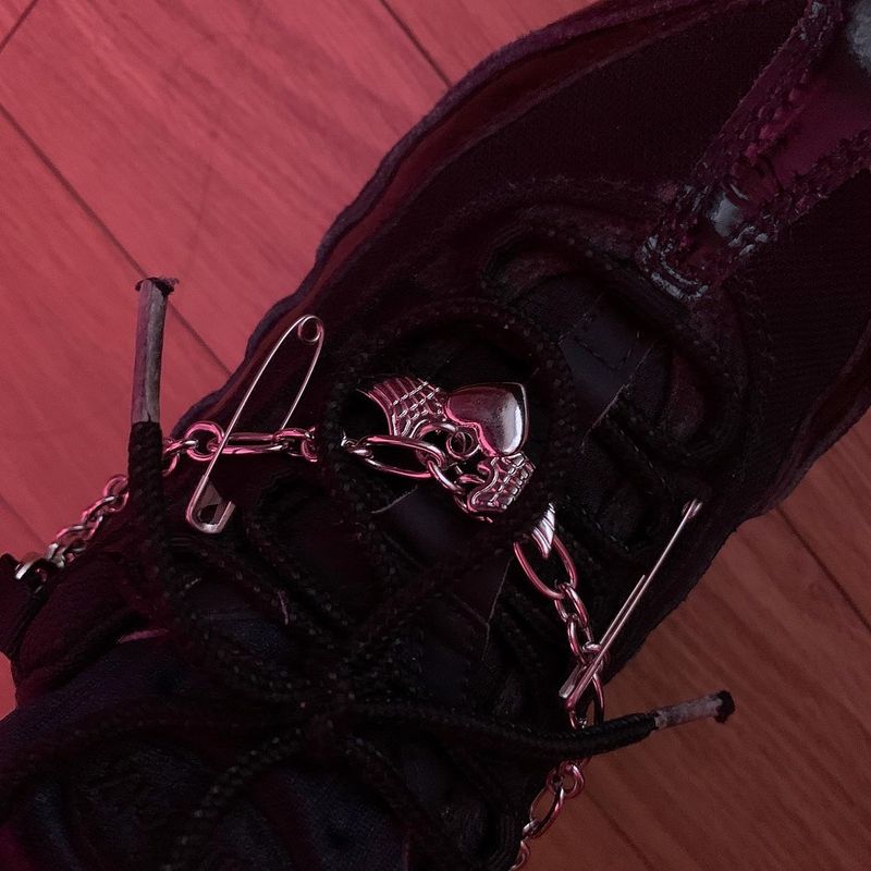 Trigger Bang Shoes chain