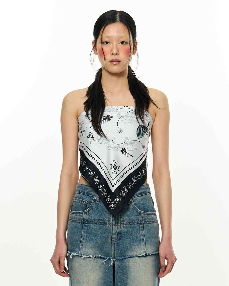 KIMZISU（キムジス）の「[REORDER] JOMO Motif Square Scarf _ White（Smartphone Accessories）」