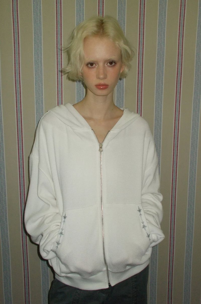Curetty（キュリティ）の「C HOODED KNIT ZIP-UP_ WHITE（Tops）」