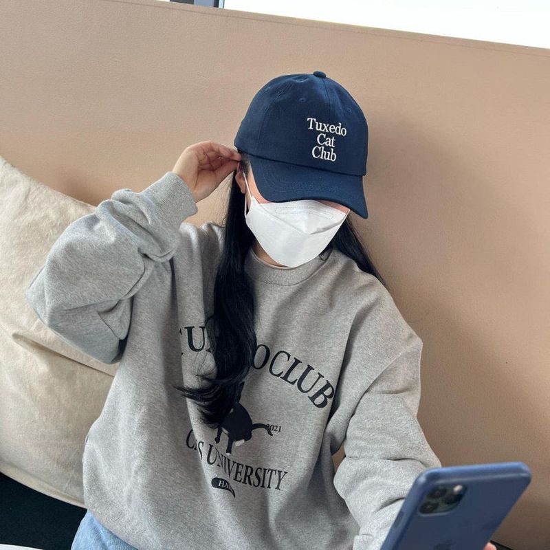 TUXEDO CAT CLUB SWEATSHIRT GRAY