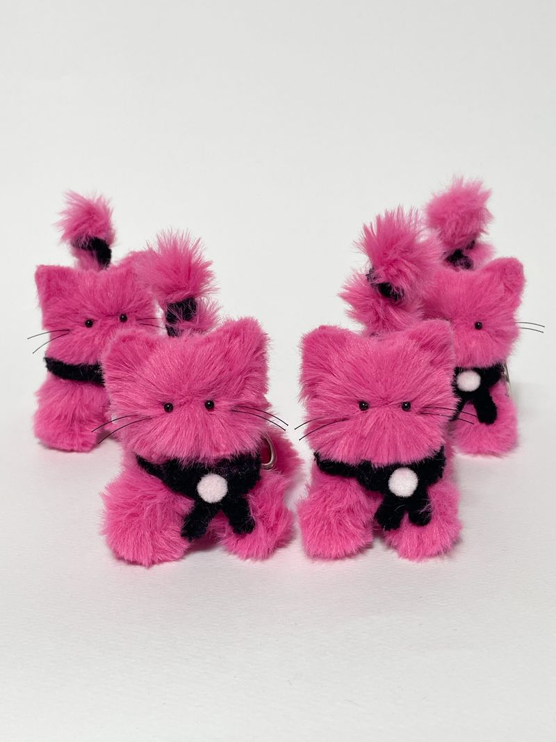 Myomyo cat keyring_magenta
