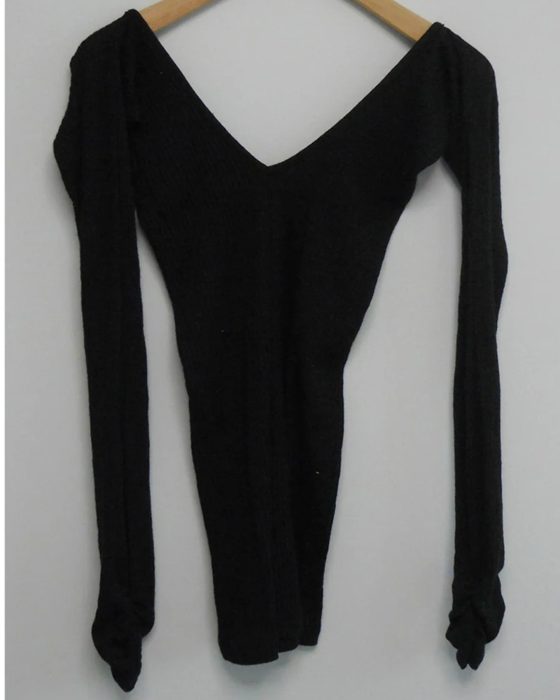 v elf tee