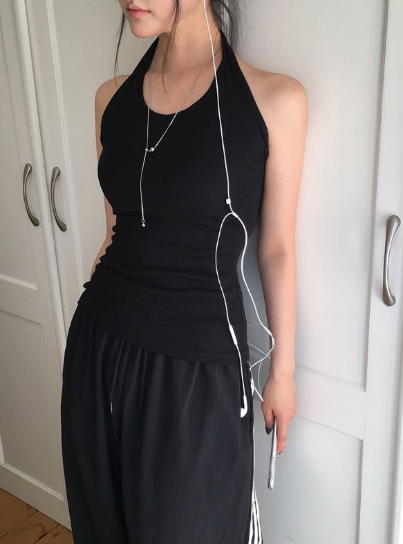Kure Plain Halter Long Sleeveless