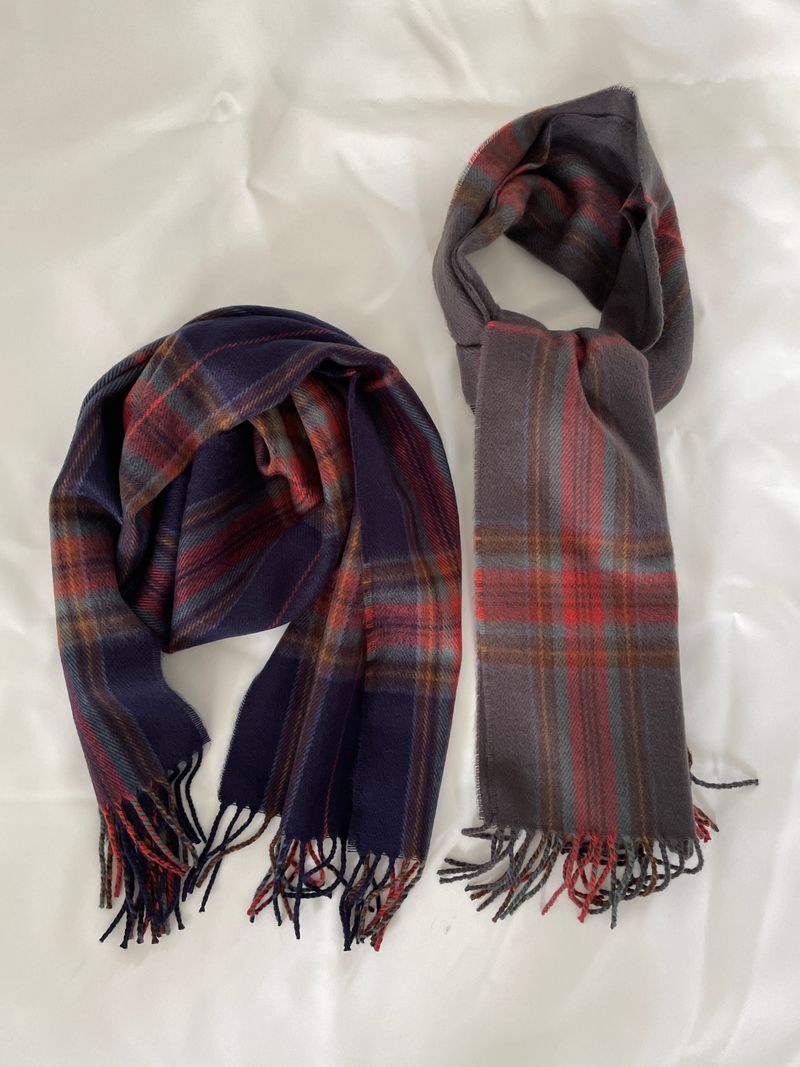 Flat tartan check muffler