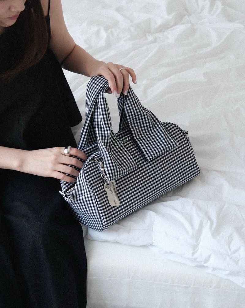 RABBIT BAG / CHECK