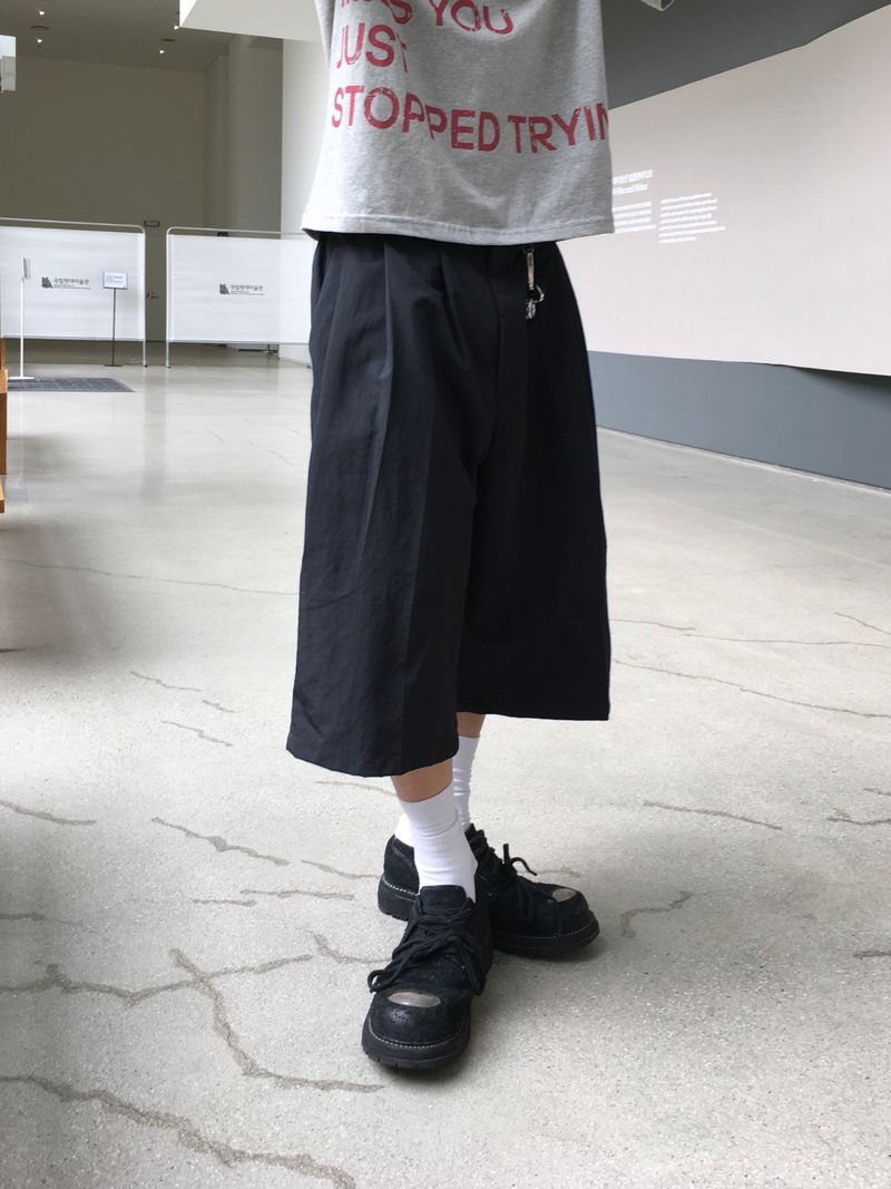 Kami CN Pintuck Keyring Bermuda Pants 3C